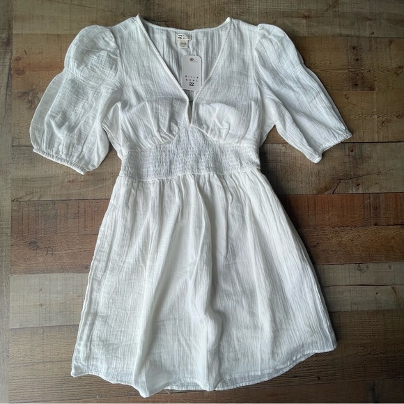 BILLABONG Beachy V-Neck Mini Dress LARGE NEW with TAGS Gauzy Cream White - Picture 1 of 13